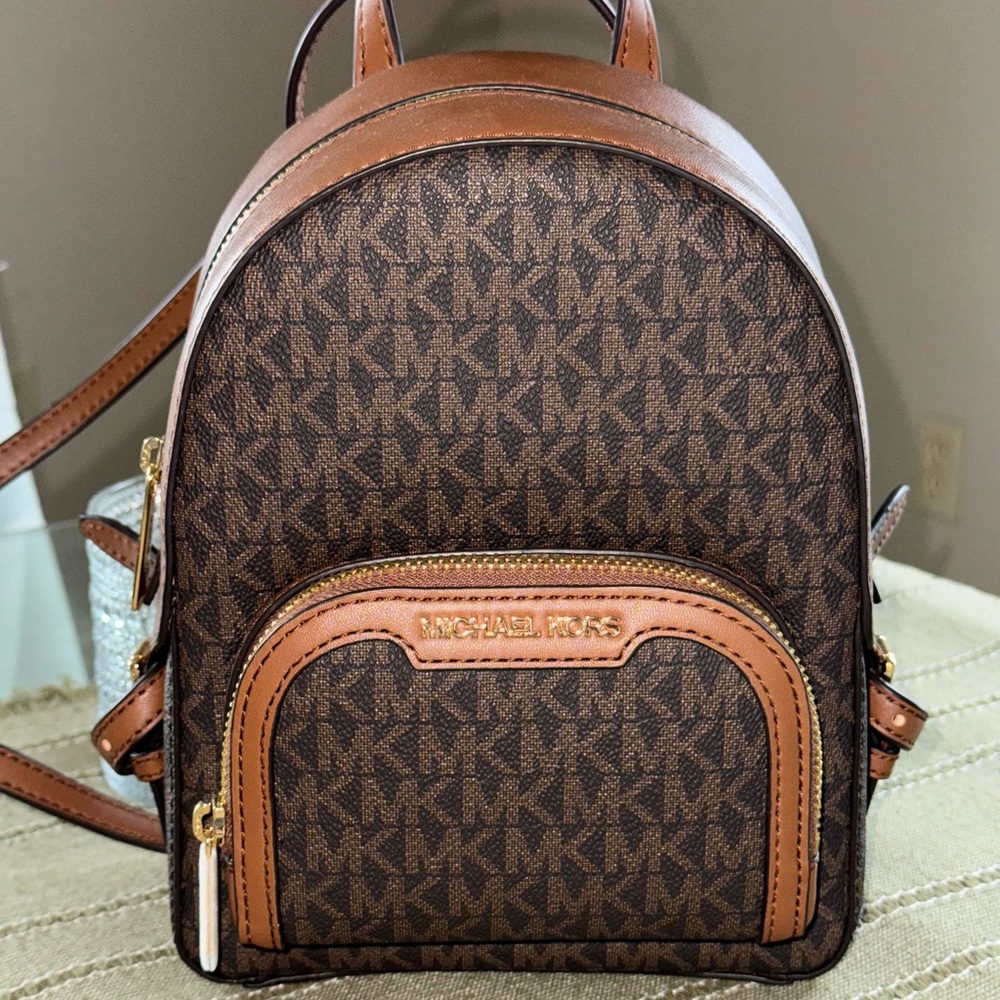 Michael Korsini backpack